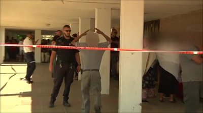 בני המשפחה מתפרצים בכאב