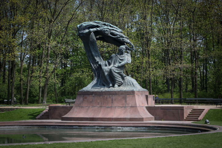 דם, אש ותמרות עשן - פולין בעדשת מצלמה