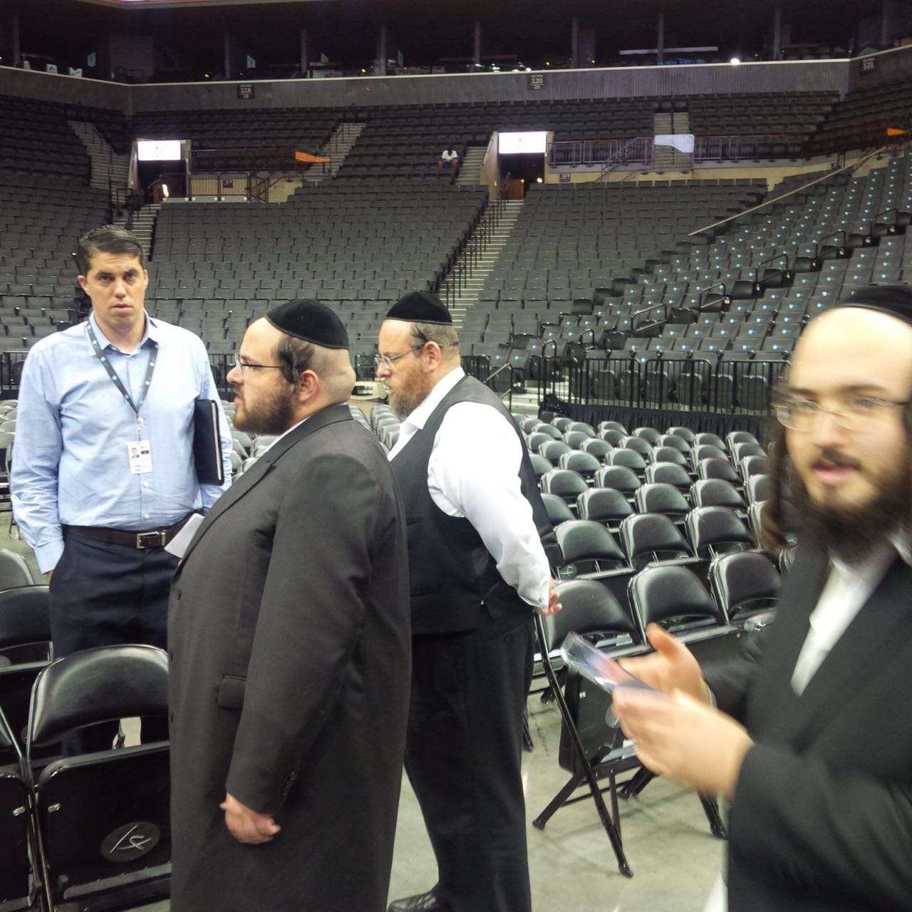 חילוקי דעות: הרבי מסאטמר ביקש דחייה, חסידיו לא יפגינו