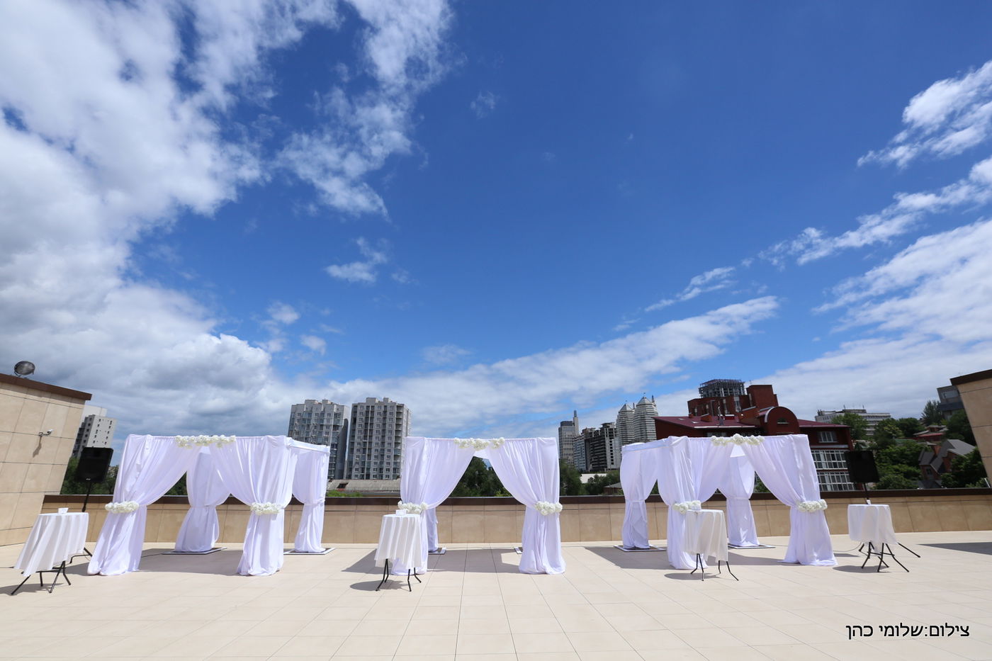 באירוע אחד: חופה כדת וכדין לשלושה זוגות מתקרבים