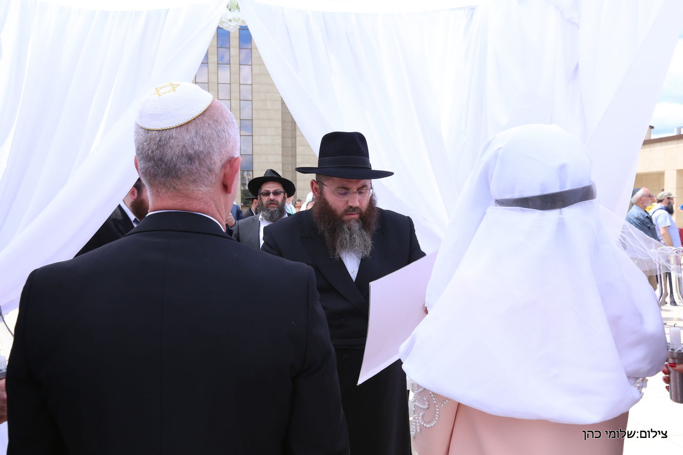 באירוע אחד: חופה כדת וכדין לשלושה זוגות מתקרבים