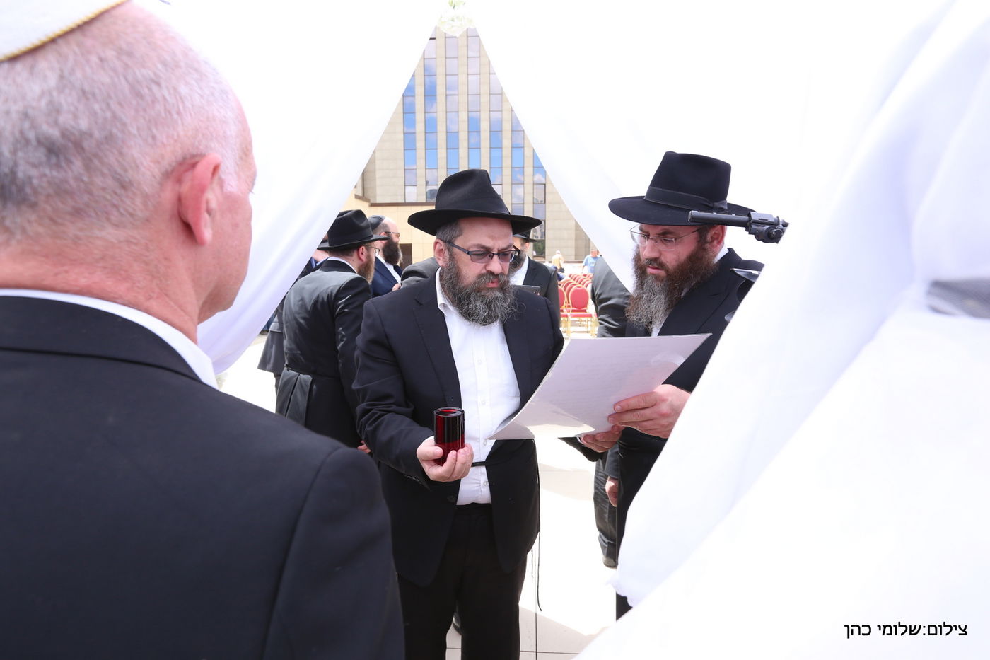 באירוע אחד: חופה כדת וכדין לשלושה זוגות מתקרבים