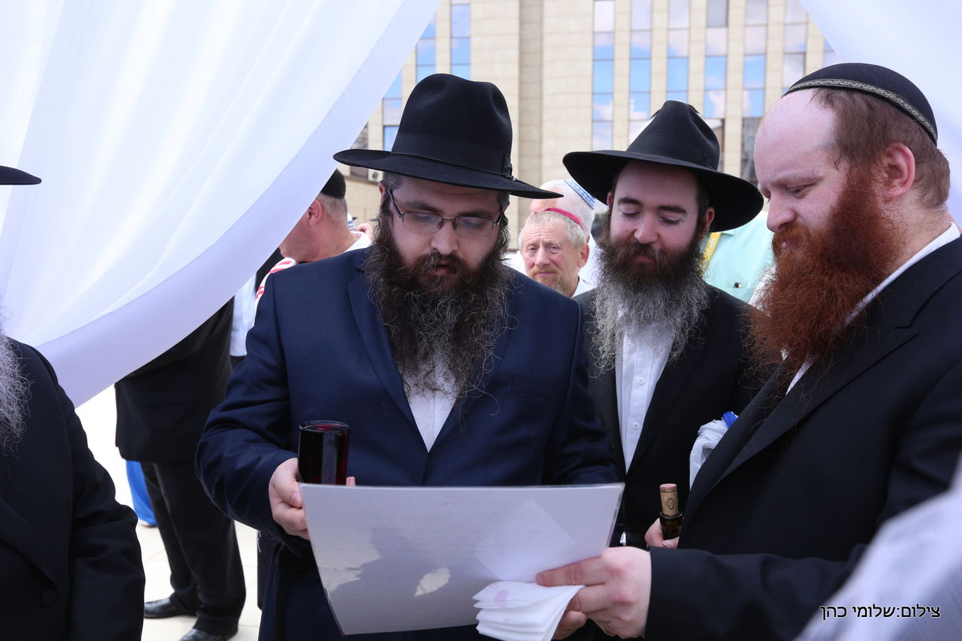 באירוע אחד: חופה כדת וכדין לשלושה זוגות מתקרבים