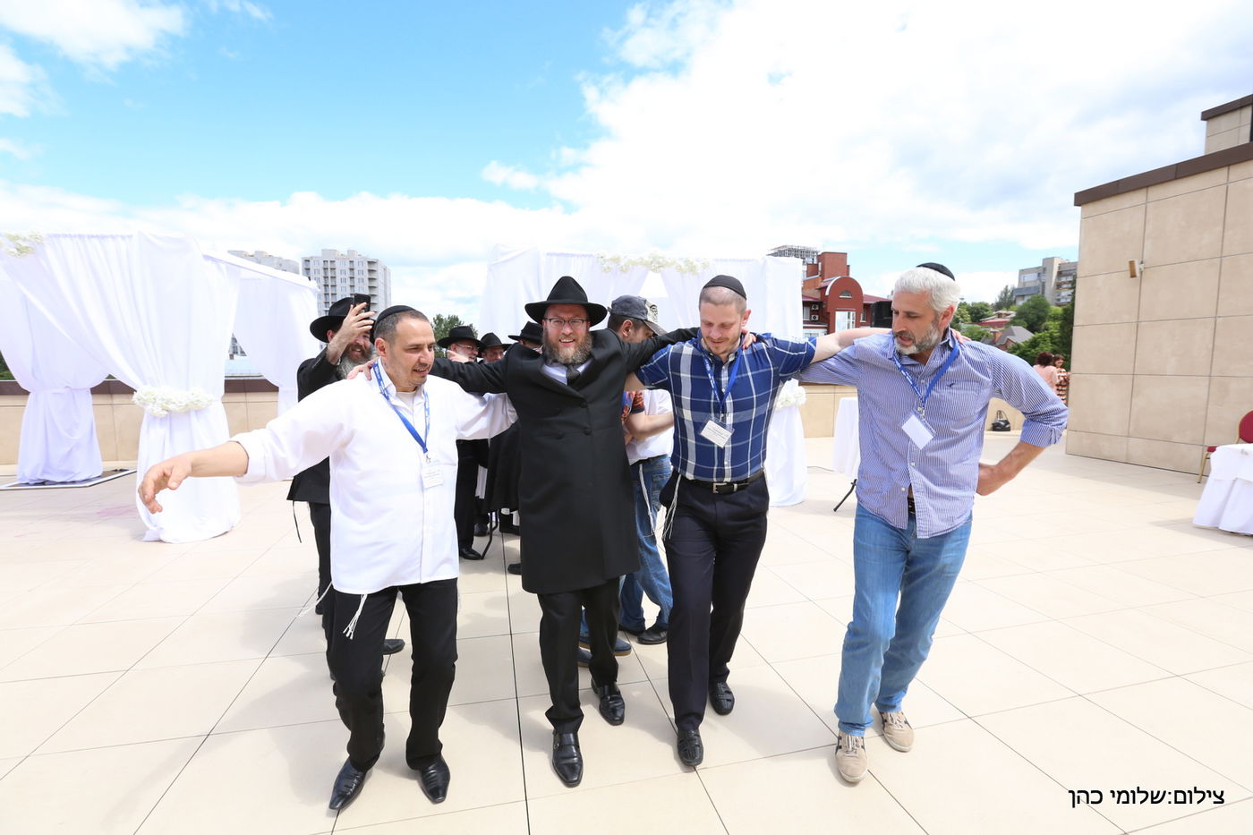 באירוע אחד: חופה כדת וכדין לשלושה זוגות מתקרבים