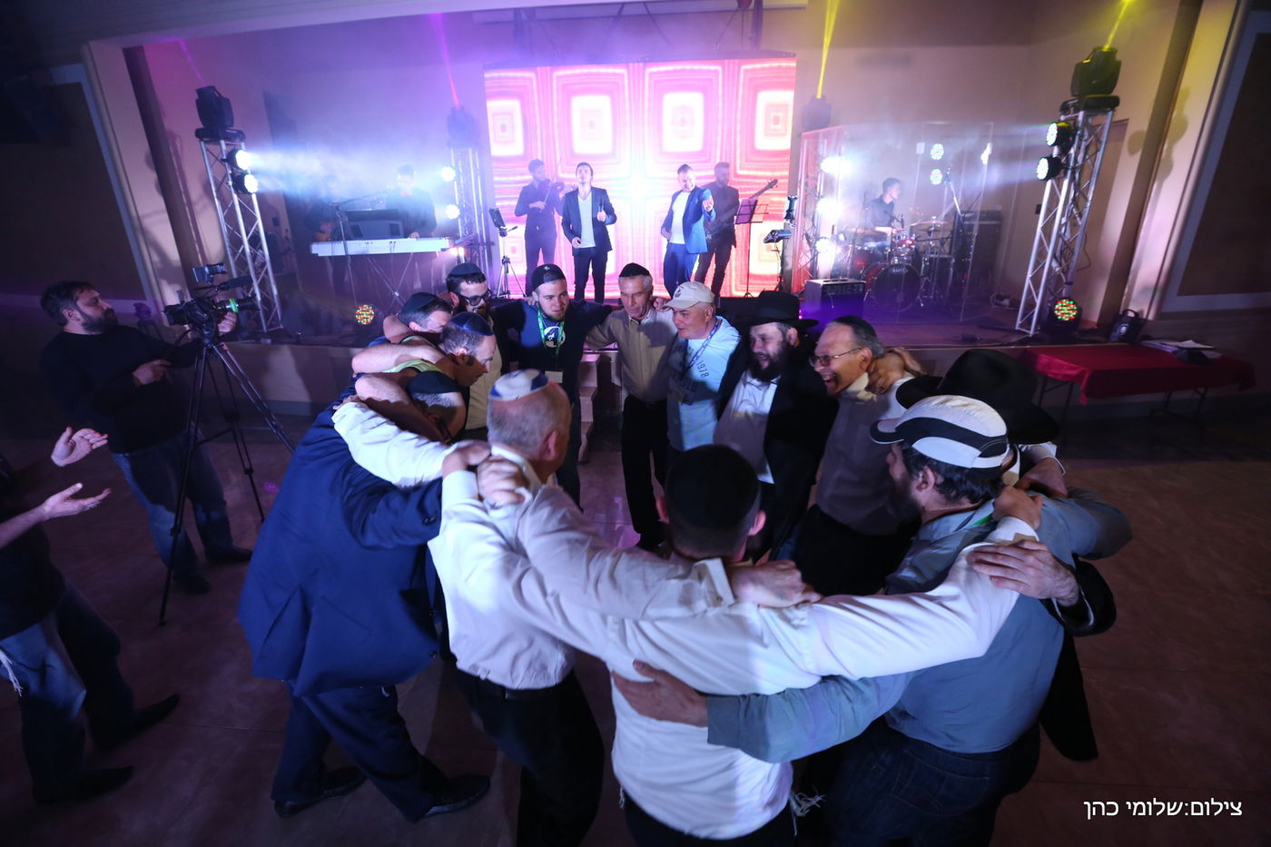 באירוע אחד: חופה כדת וכדין לשלושה זוגות מתקרבים