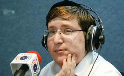 ברוך אינדיג, בימיו ברדיו "קול חי"