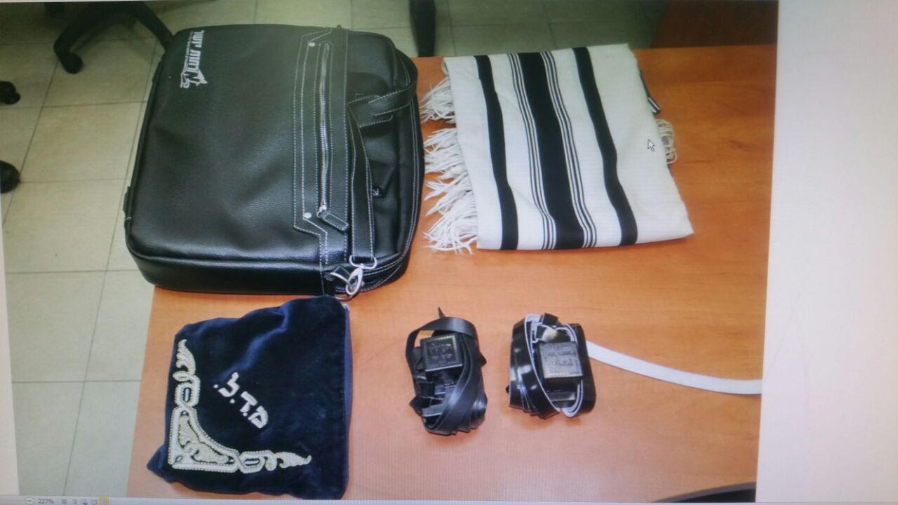 הטלית והתפילין הגנובות