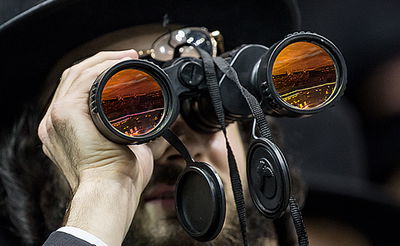 אחד המשתתפים בהפגנה