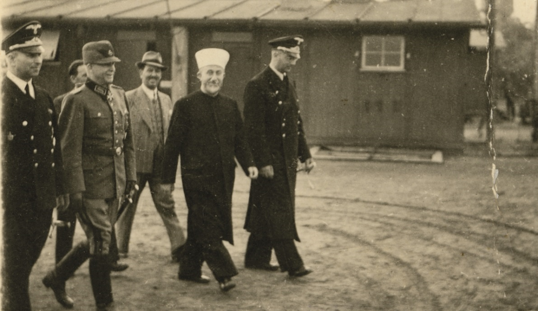 המופתי והנאצים בסיור במחנה נאצי