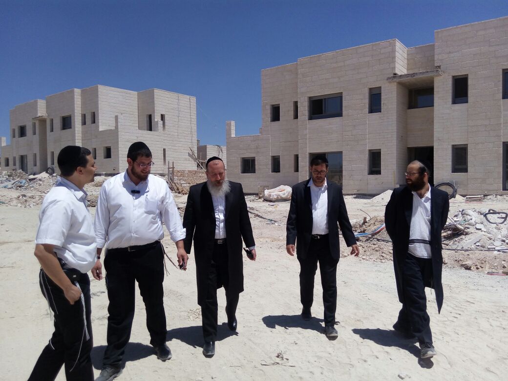 יוסף דייטש בסיור במעלה עמוס.