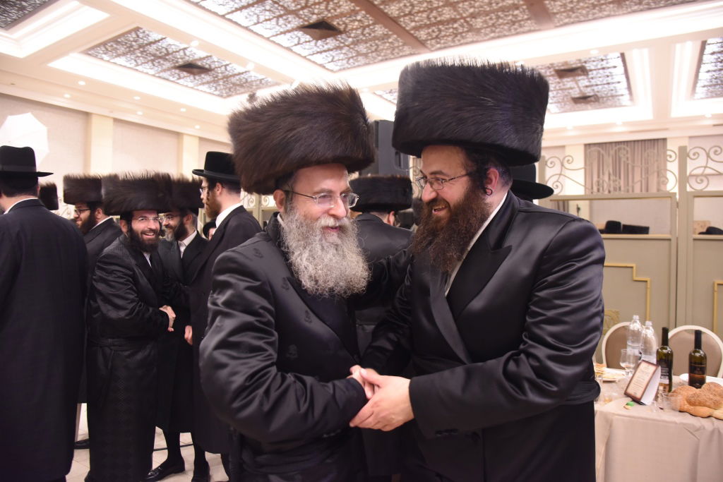 העסקן לבית בעלזא יהושע וויינברגר חיתן את בתו • גלריה