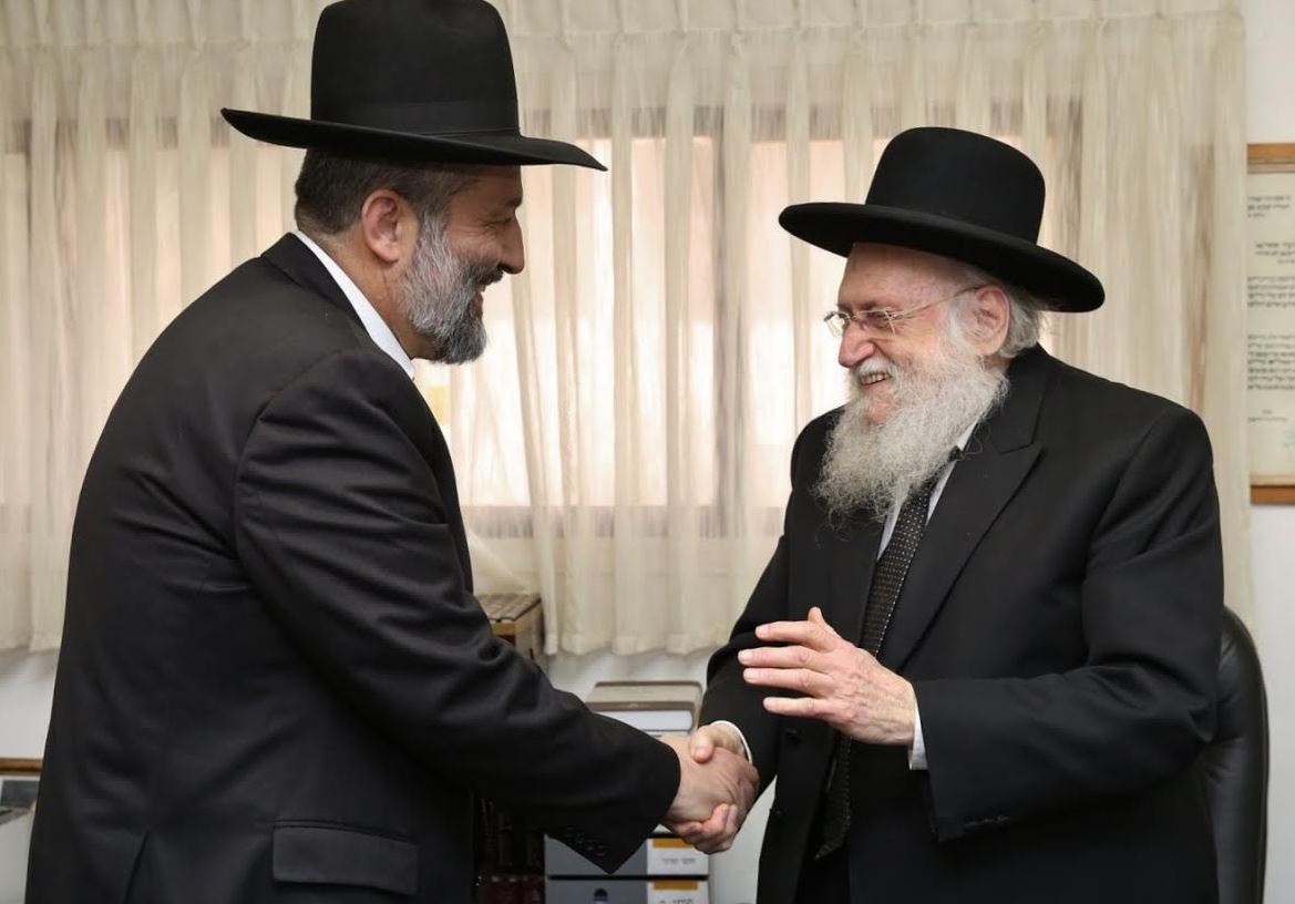 רבה של רחובות הרב שמחה כהן קוק ודרעי