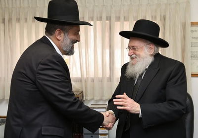 רבה של רחובות הרב שמחה כהן קוק ודרעי