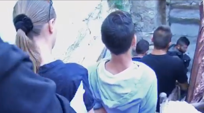 הפתיעו אותם בביתם