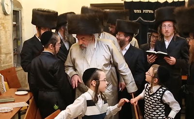 תיעוד מיוחד: האדמו"ר מלעלוב בצפת. צפו