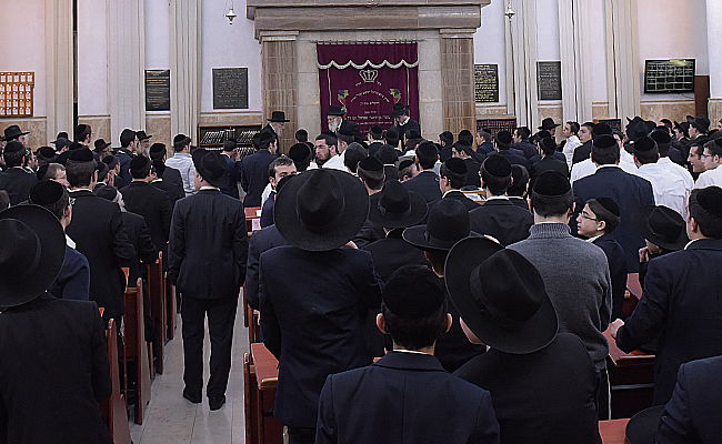 היכל ישיבת "קול תורה"