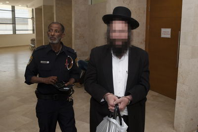 מעצר בפרשת ההטרדות. ארכיון