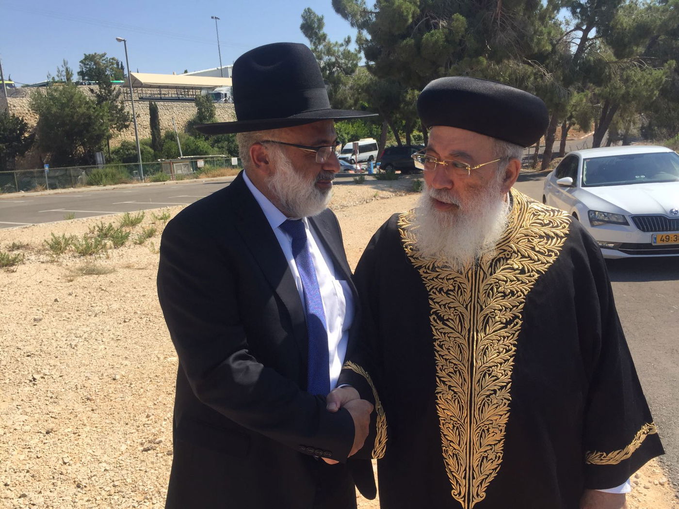 הגר"ש כהן והגר"ש עמאר יצאו במסוק לחיזוק בדימונה