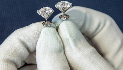 העגילים שהוחרמו