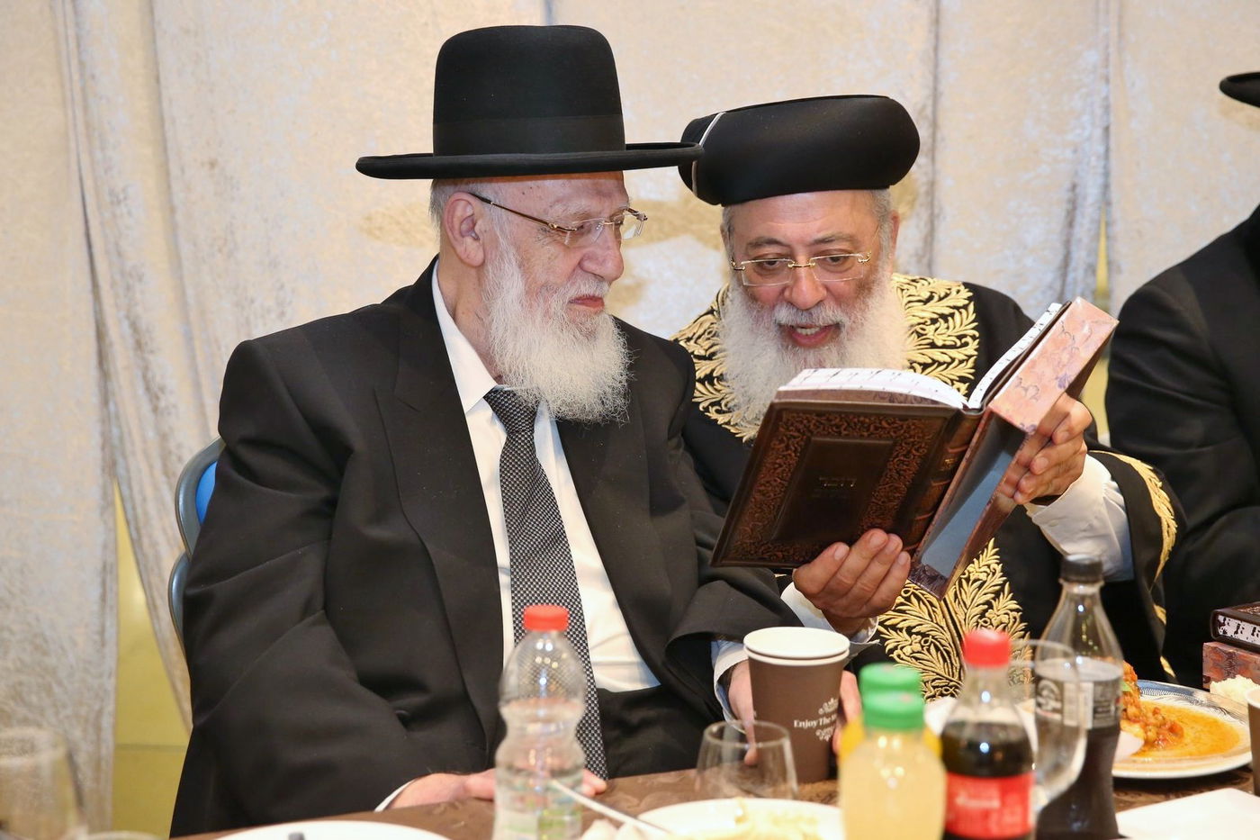 במעמד רבנים: הושק ספרו החדש של נשיא המועצת הגר"ש כהן • צפו