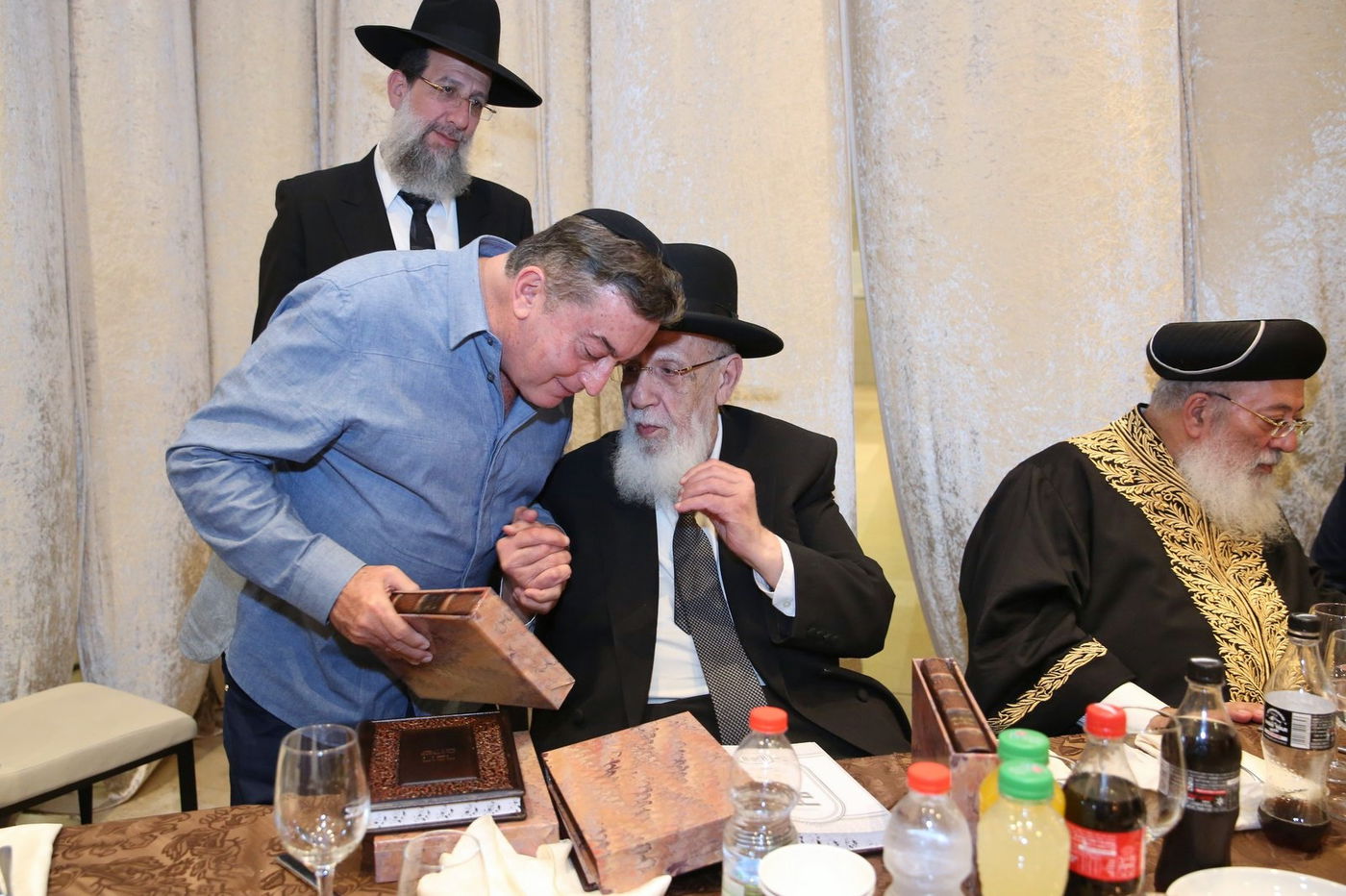 במעמד רבנים: הושק ספרו החדש של נשיא המועצת הגר"ש כהן • צפו