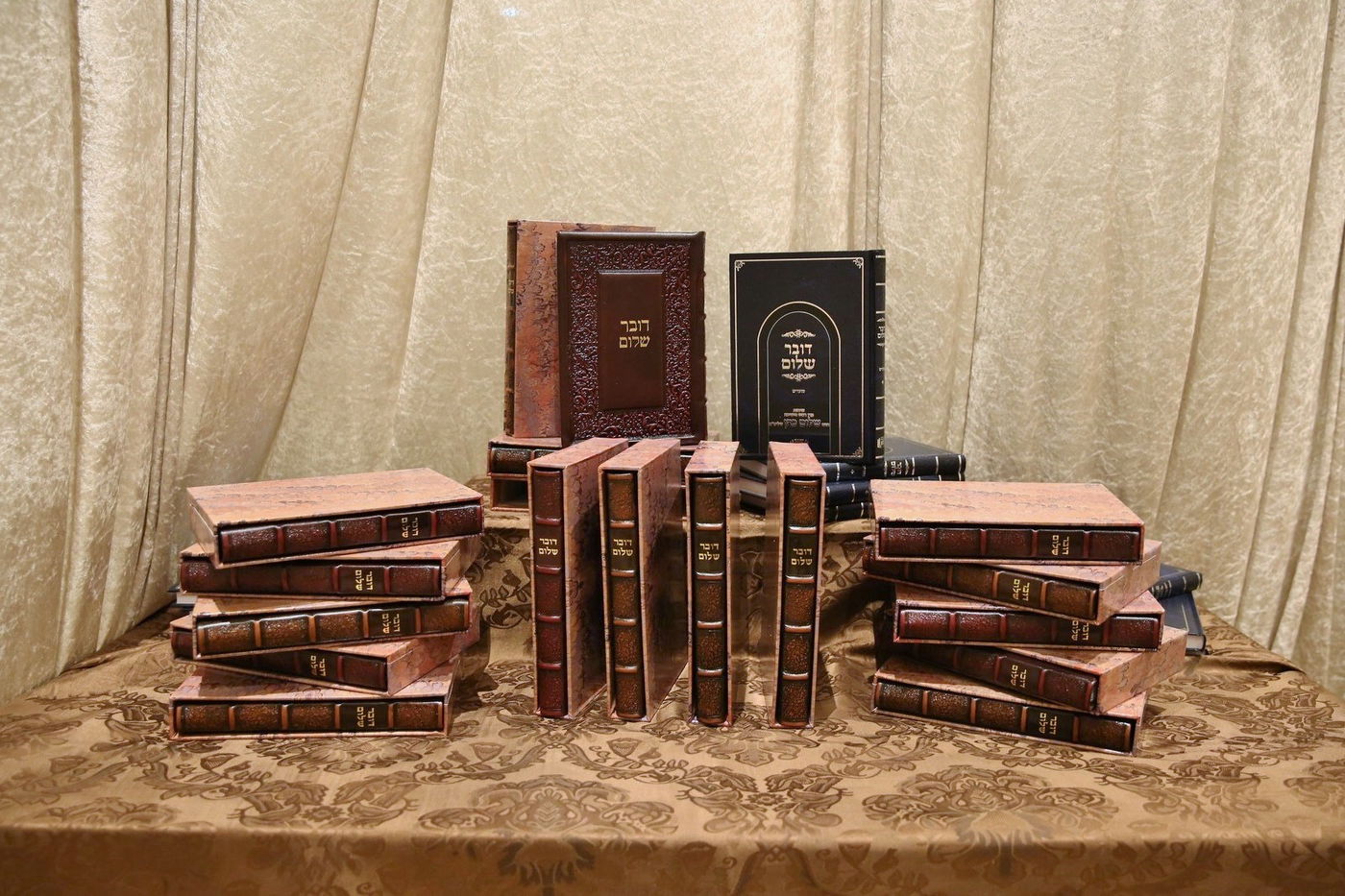 במעמד רבנים: הושק ספרו החדש של נשיא המועצת הגר"ש כהן • צפו