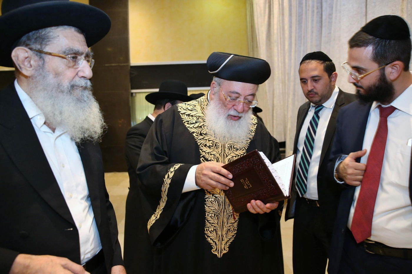 במעמד רבנים: הושק ספרו החדש של נשיא המועצת הגר"ש כהן • צפו