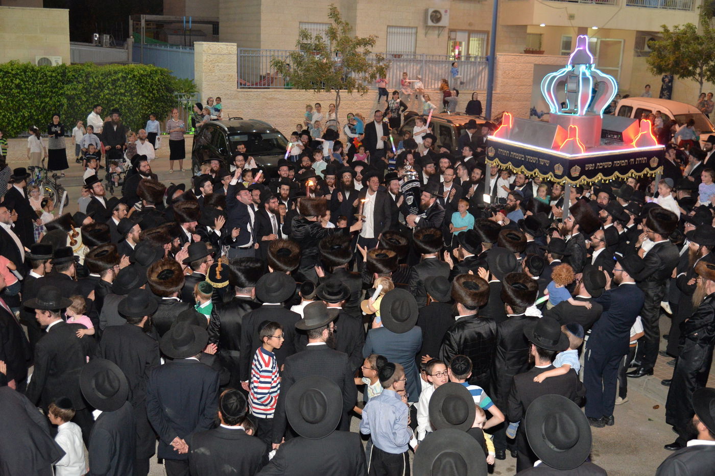 הכנסת ס"ת לביהמ"ד אונגוואר מודיעין עילית. תיעוד