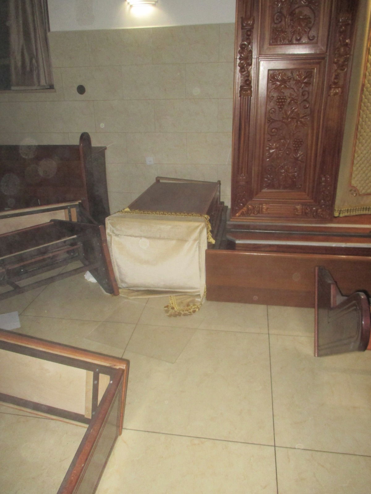 צפו בווידאו: הפוגרום החסידי בישיבת באבוב