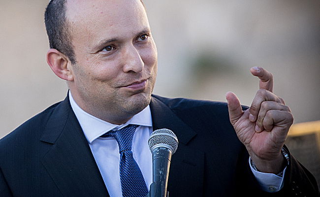 חופש קטן יותר. השר נפתלי בנט