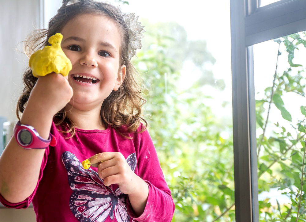 כיף להכין, כיף לשחק: בצק משחק אכיל - מדריך וידאו