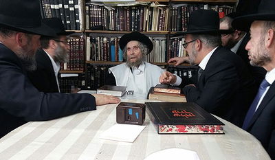 אילוסטרציה. חברי הכנסת בבית מרן הגראי"ל