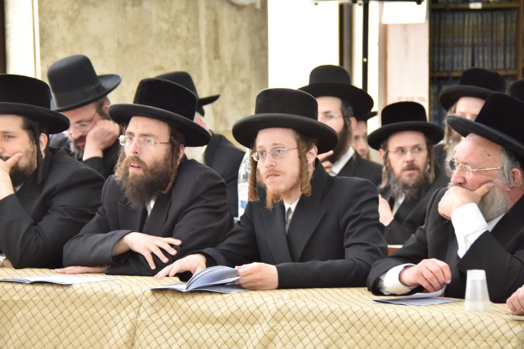 ילדי כיתה ג' בת"ת 'זיו התורה' חגגו את סיום חמישה חומשי תורה • גלריה