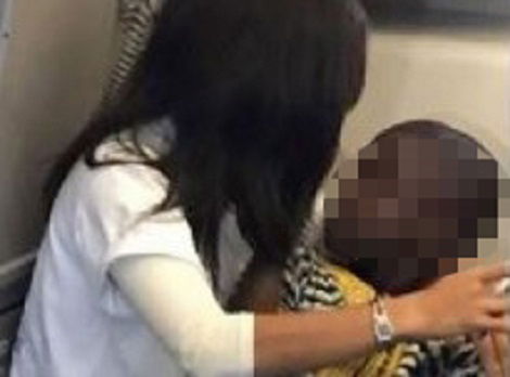 רחל מרגיעה את הילד