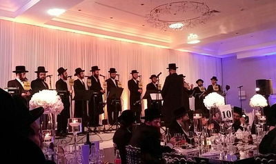 "מלכות" ומוטי אילוביץ מבצעים -  'מודים'