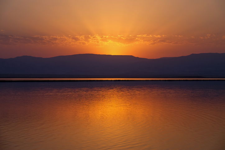 זריחה בים המלח