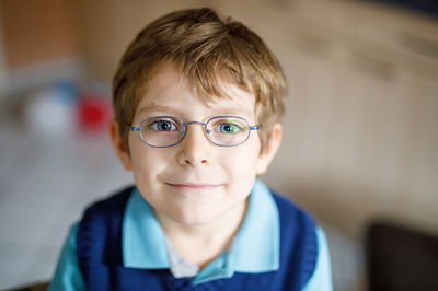 הילד צריך משקפיים? 280. אילוסטרציה