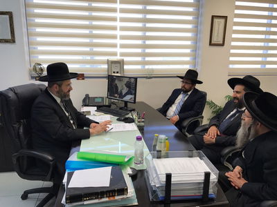 רבני 'טהרת הבית' בלשכת הרב הראשי.