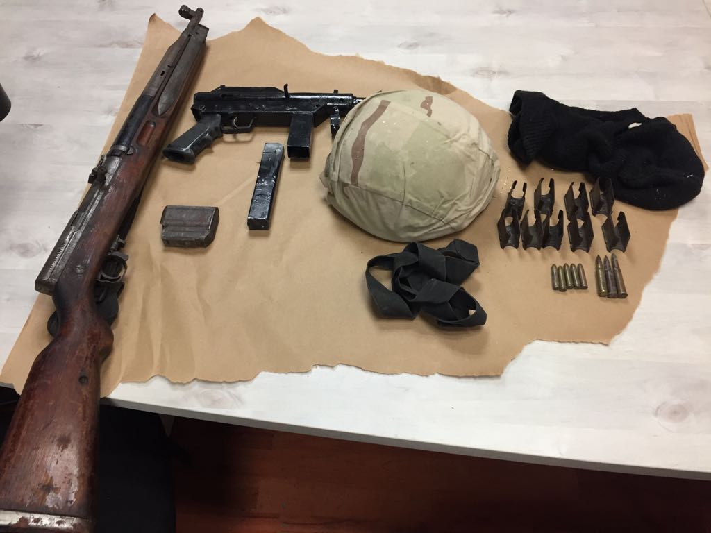 חלק מהכלים שהוחרמו הלילה