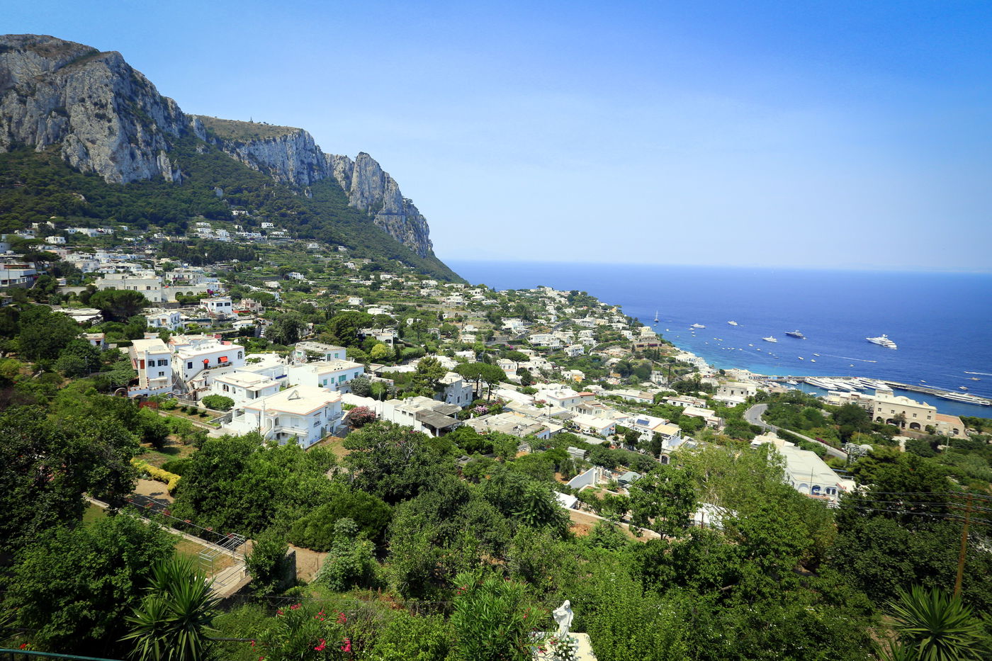 הנוף באי קאפרי, איטליה