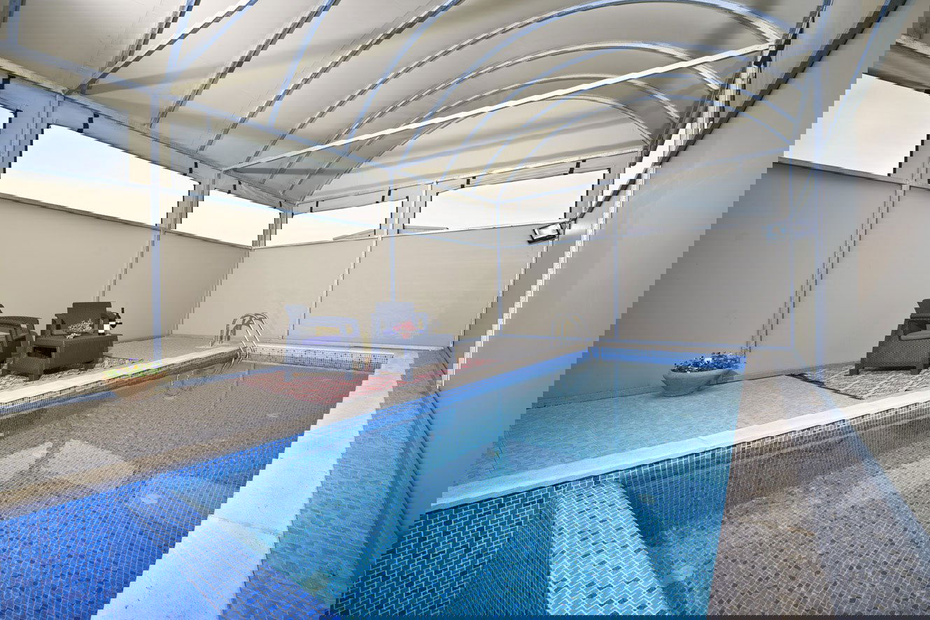 בריכה מחוממת פרטית. צילום מוילות כרמי אור הגנוז