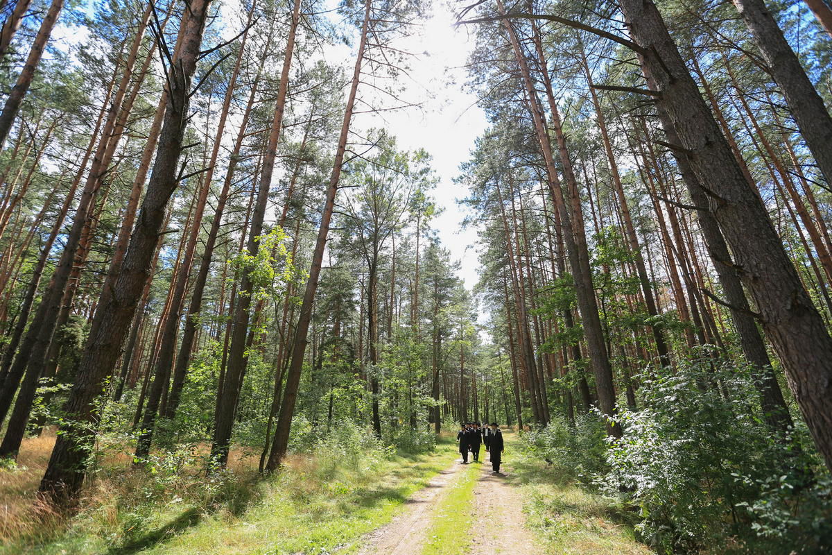 חסידות קרלין במסע מרגש במיוחד בארבע מדינות