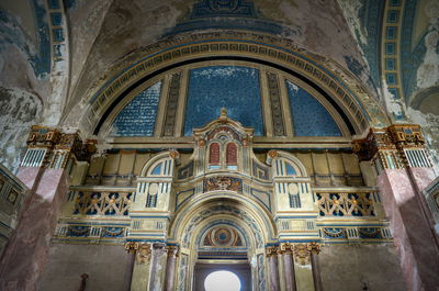 ארכיטקטורה מרהיבה מבתי הכנסת בעולם • צפו