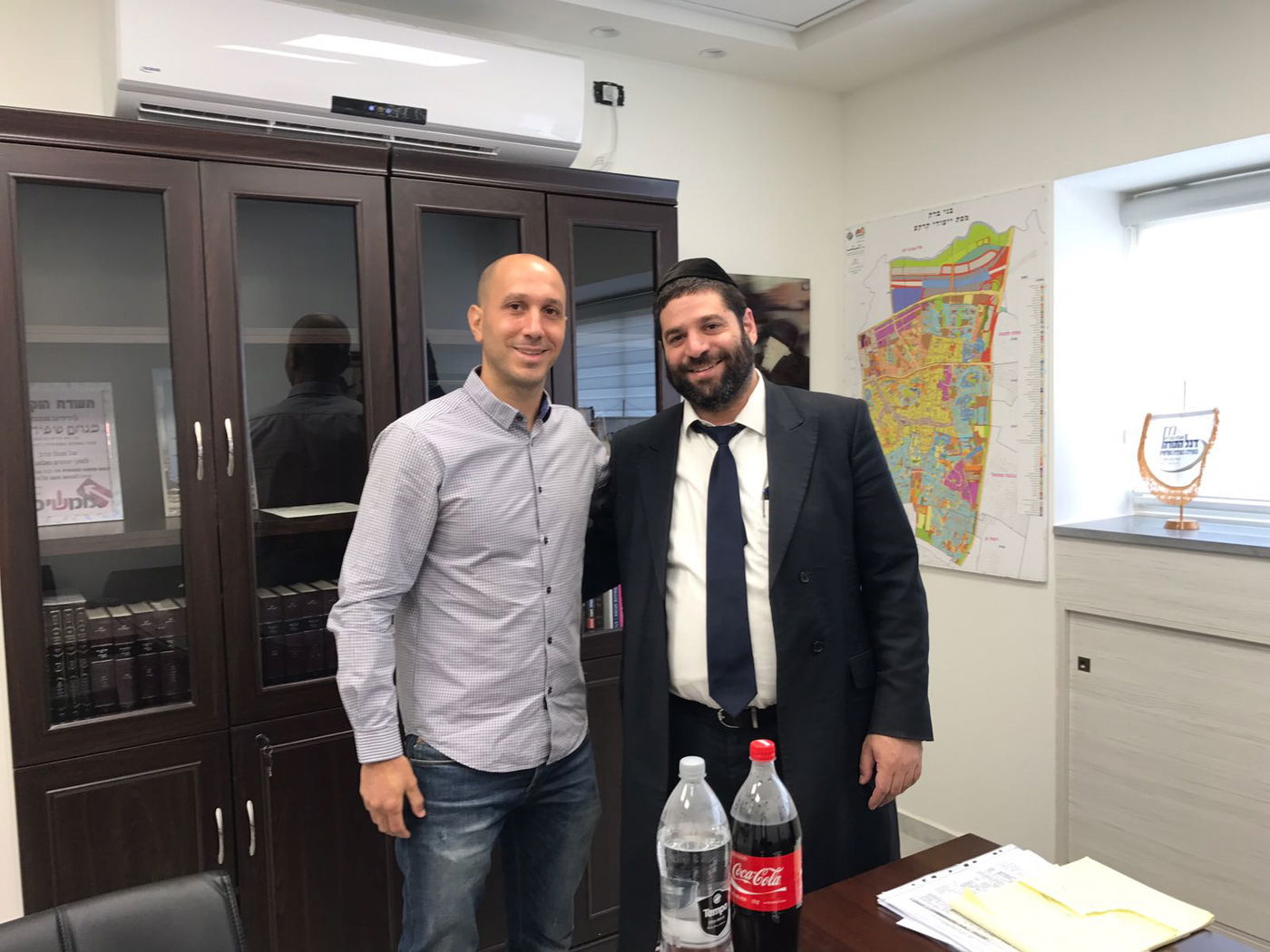 מנכ"ל פנגו עם מנחם שפירא.