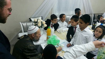 במעמד הרב קוק: תלמידי כיתה ד' סיימו חמישה חומשי תורה