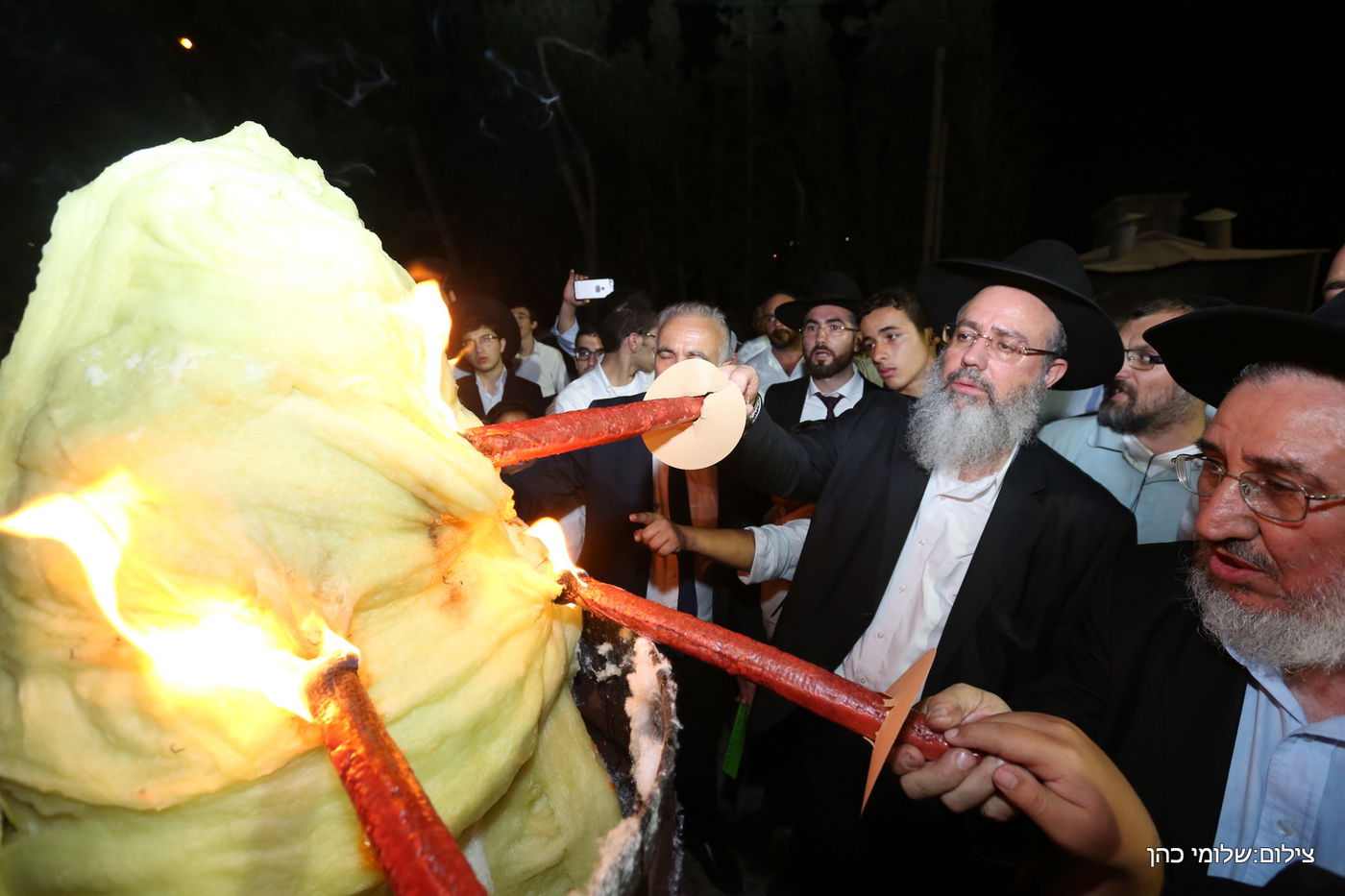 ההדלקה המסורתית בהילולא.