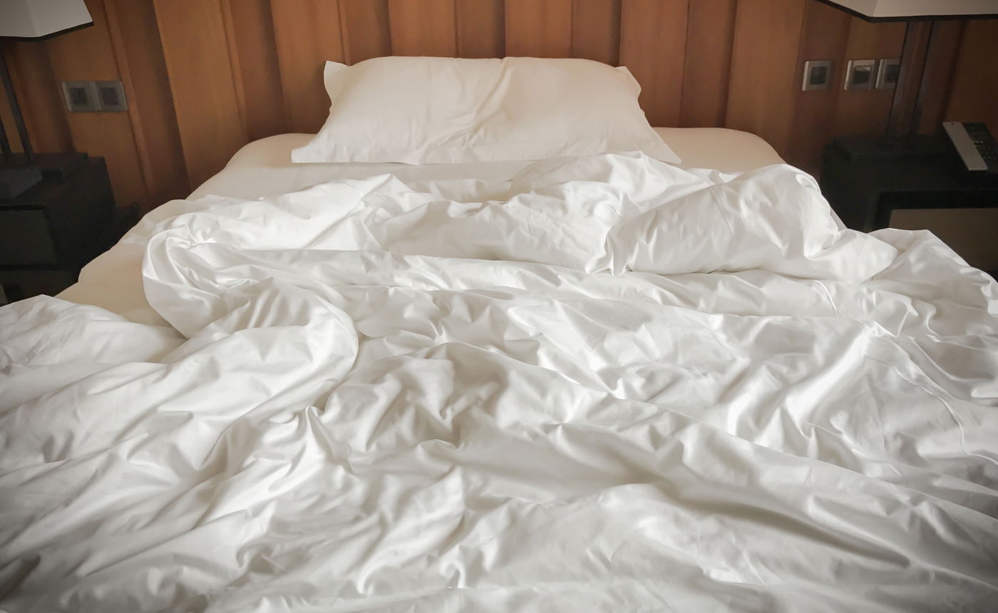 מיטה במלון. לא כל המצעים מוחלפים