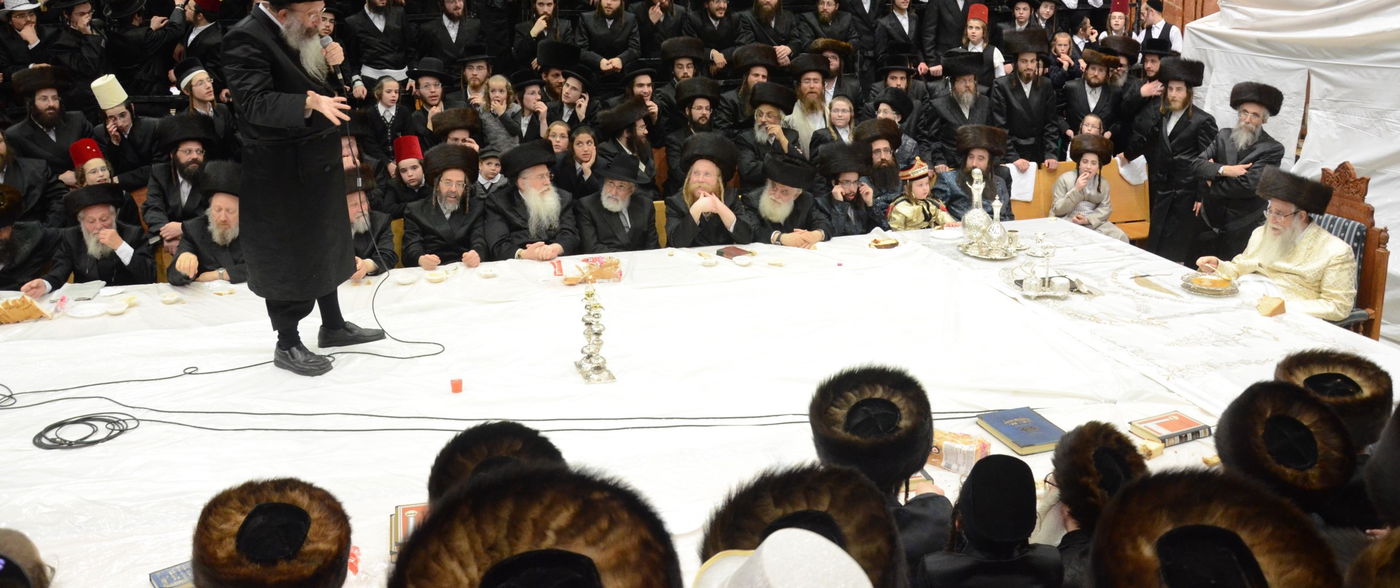 הנגיד שנפטר וחפצי האמנות הקדושים. צפו