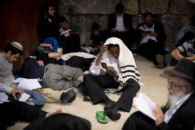 מתאבלים בכותל המערבי. ארכיון