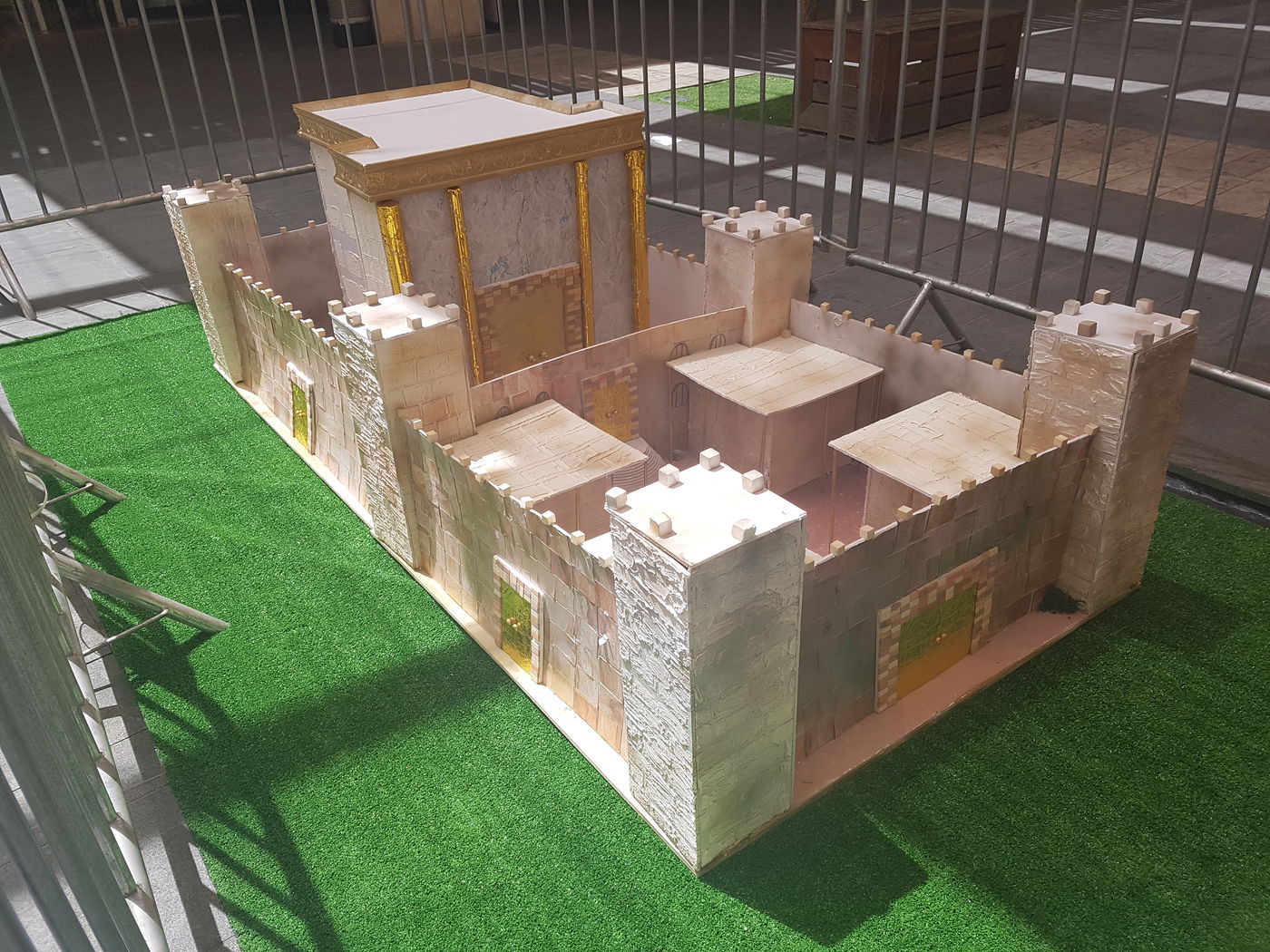 דגם בית המקדש שנבנה. קניון רמות.